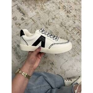 NEW MIA SHOES women's itzia sneaker in white & black